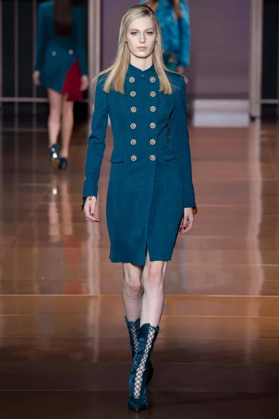 Look 8